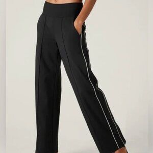 NWT!! Athleta Venice Stripe Wide Leg Track Pant in Black & White Sz Small Petite